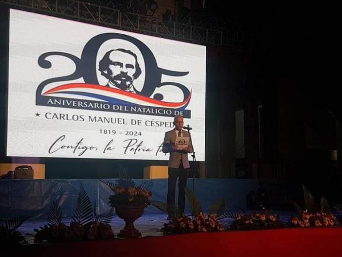 Céspedes, «Contigo, la Patria toda» 