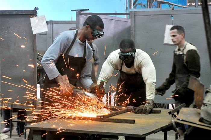 Se garantiza el derecho de acceder al empleo de las personas privadas de libertad con 
el límite que imponga la sanción penal y a percibir la remuneración económica por la actividad laboral realizada. Foto: Alberto Borrego Ávila
