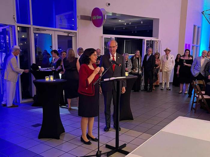 La muestra abrió al público este jueves en el Exploreum Science Center