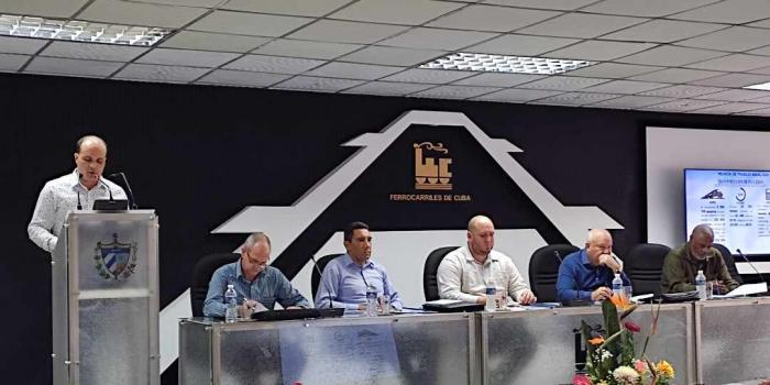 Analizan desempeño del ferrocarril cubano en 2023