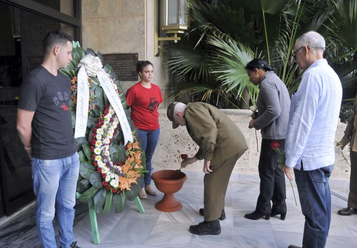 Acto por el Aniversario 66 del asesinato de Gerardo Abreu Fontán, y ofrenda floral estando presente Ramiro Valdes Comandante de la Revolucion
