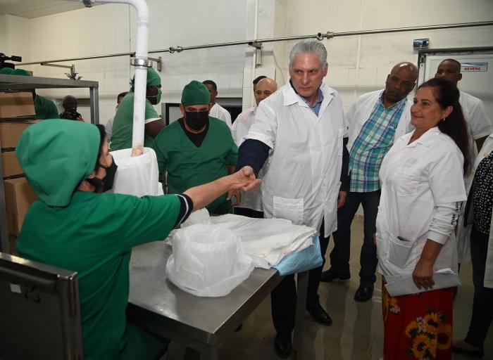 Díaz Canel Cárdenas Complejo Lácteo