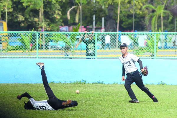 Los equipos Bayamo y 10 de Octubre se enfrentan en la final del II Campeonato Nacional de Pequeñas Ligase béisbol en el Estadio Juan Ealo de la Ciudad Deportiva, el 8 de Febrero de 2020 en La Habana, Cuba. FOTO: Calixto N. Llanes/Periódico JIT (Cuba)
