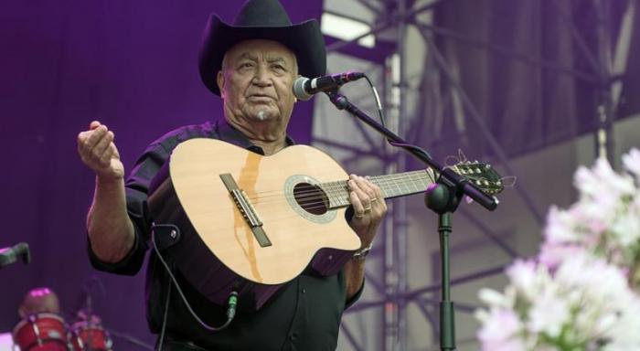Eliades Ochoa