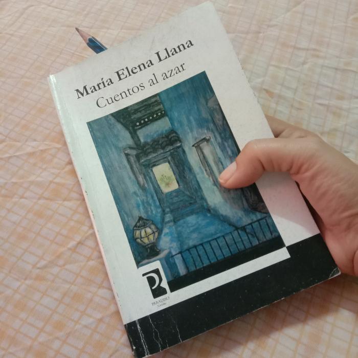 Esta antología es una opción excelente para adentrarse
en la escritura de María Elena Llana.