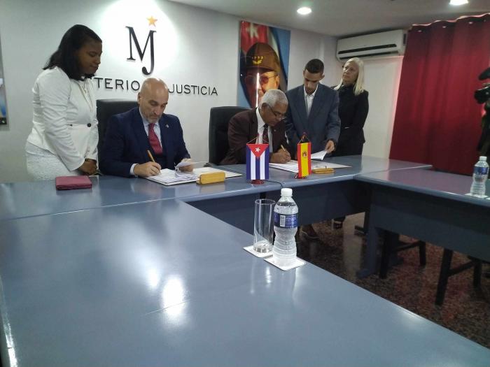 Firma Convenio Cuba y España