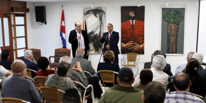 Intelectuales de ambos países denunciaron la barbarie israelí y el secuestro de la cultura palestina. (Foto: PL)
