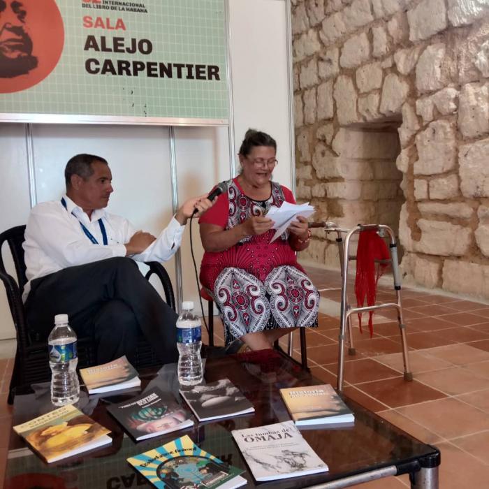 Adelfa creó, junto a sus hijos, el guion de los videojuegos educativos Los mundos de La
Edad de Oro, versión para ciegos y débiles visuales. FOTO DE LA AUTORA