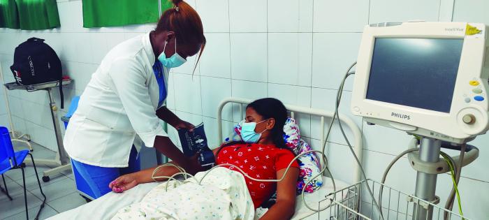La galena santiaguera asegura que, «si el que llega quiere permanecer aquí, 
es porque comprende que somos una familia». foto de la autora
