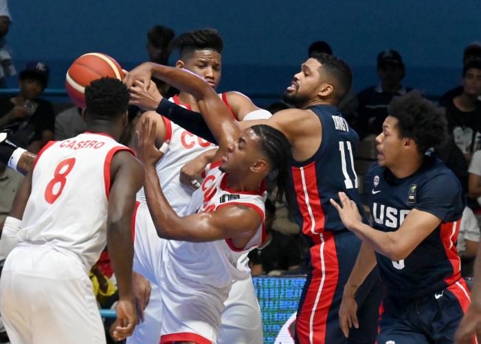 Baloncesto M Cuba vs EEUU Ventana America Jasiel Rivero