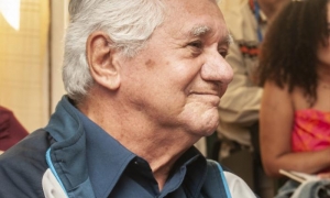 Homenaje a Roberto Manzano en el Centro Loinaz