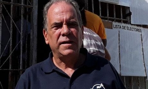 Israel Escalona Chadez, profesor de la Universidad de Oriente, al agradecer el Premio Nacional de Historia
