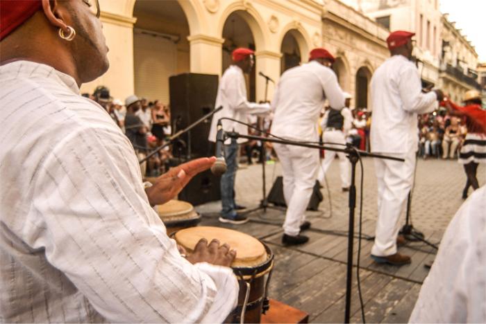 Agrupación rumbera Iyerosun. foto: Dunia Álvarez Palacios