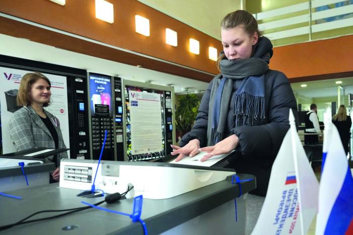 La asistencia en los comicios presidenciales de Rusia superó el 70 %, lo que se considera récord para la nación euroasiática. foto: ap