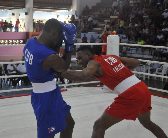 60 Torneo Playa Giron combate de 86 kg entre Carlos Aguilera de HOL de azul y Nelso J. Willians de CMG de rojo y ganador del combate.