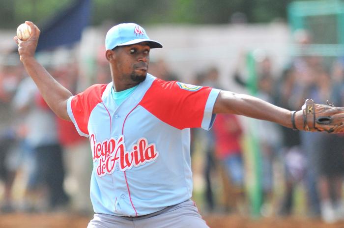 Serie Nacional 54 Equipo Ciego de Avila DACHEL DUQUESNE CANTERO