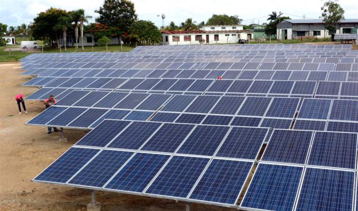 Hay un amplio proceso inversionista que permitirá utilizar las energías renovables para la generación de unos 2 000 megawatts de electricidad. foto: Miguel Febles Hernández
