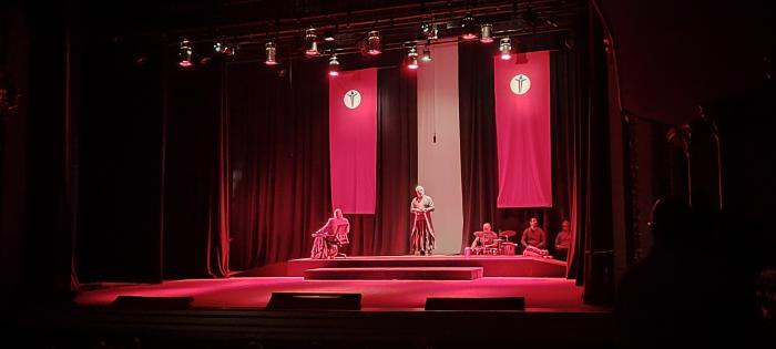 Desde las tablas, la humanidad 