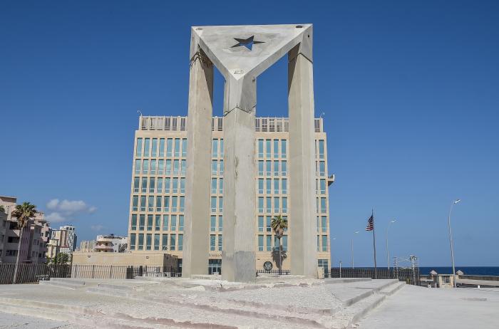Monumento Bandera Cubana, frente a la Embajada de Estados Unidos, Malecon