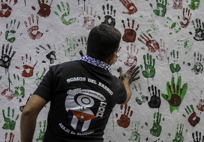 Un mural en La Habana por la paz en Palestina