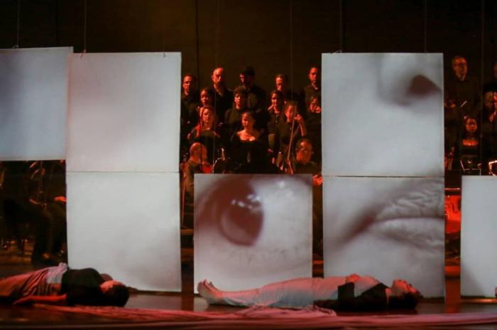 Réquiem para el retorno, del grupo Sinergia Teatro. foto: Jacobo Méndez