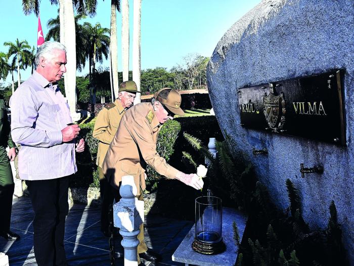 El homenaje a la heroína de la sierra y el llano, con la firmeza y la ternura que merece . fotos: estudios revolución