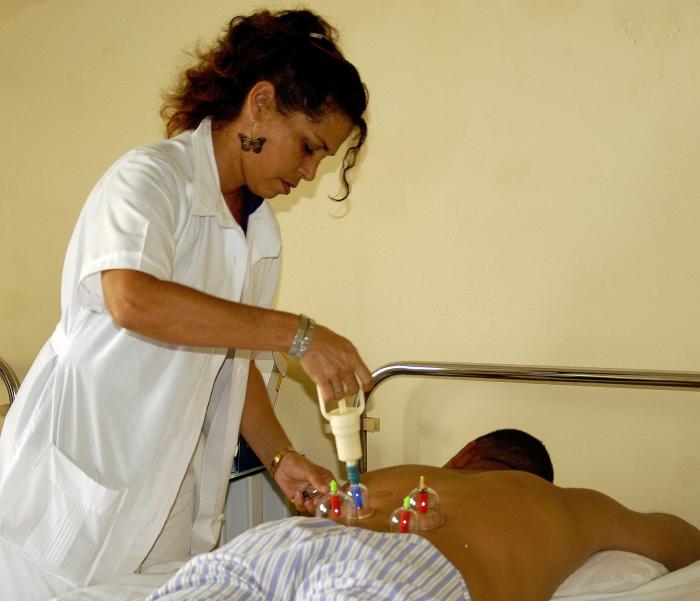 55 Aniversario del Hospital Militar Central, Dr. Luis Diaz Soto. Medicina tradicional