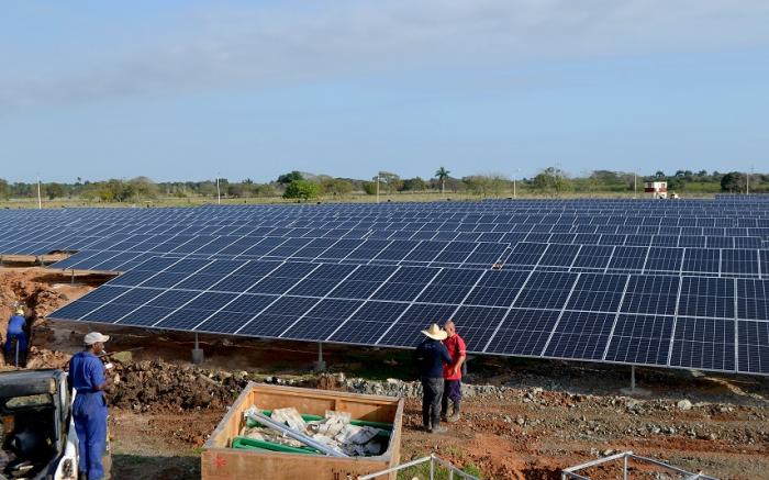 El parque solar La Criolla tiene una potencia instalada de 4,4 megawatts, a partir de la colocación de 8 480paneles solares. FOTO: RAMÓN BARRERAS FERRÁN