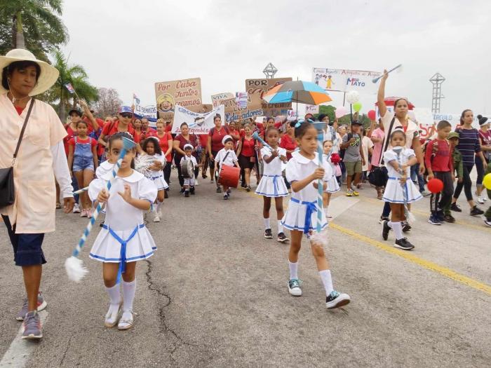 Desfile 1 de mayo en  Bayamo