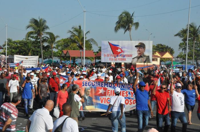 Desfile en Cienfuegos
