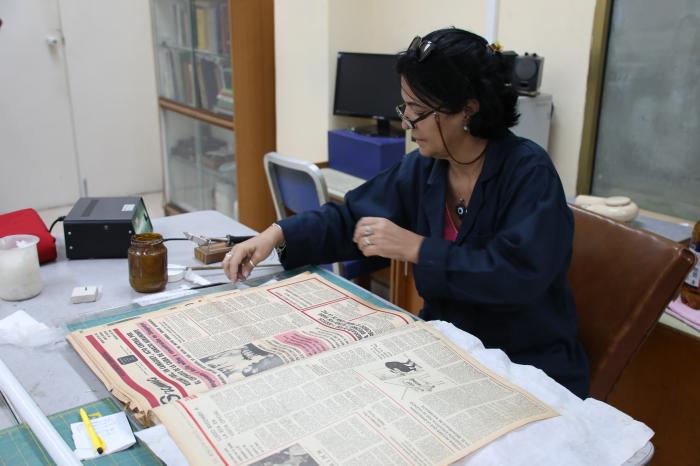 Existen facilidades para que el personal pueda restaurar los documentos, fotos y periódicos. Foto: Iván Gutiérrez