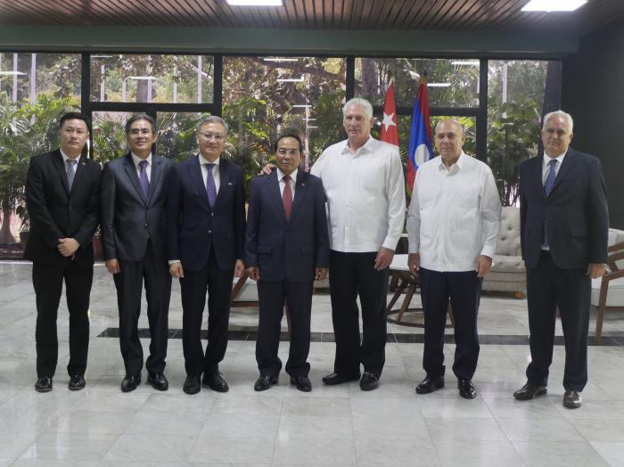 Al recibir al distinguido visitante en el Palacio de la Revolución, se abordó la realización, hoy, del iii Seminario Teórico entre ambas organizaciones. FOTO: ESTUDIOS REVOLUCIÓN