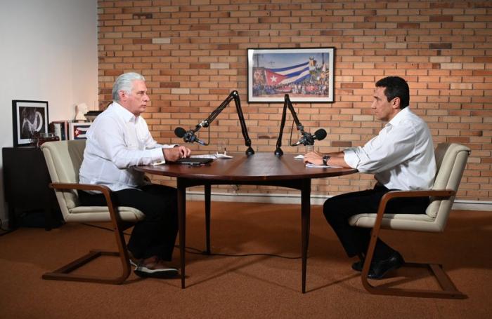 Miguel Díaz-Canel Bermúdez dialoga con Eduardo Rodríguez Dávila