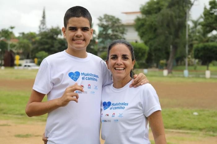 Yanaisy Martínez y su hijo Gabriel Guerra