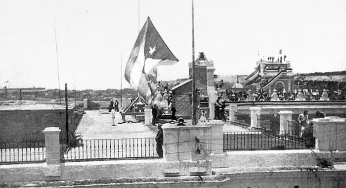 20 de mayo de 1902 izar bandera