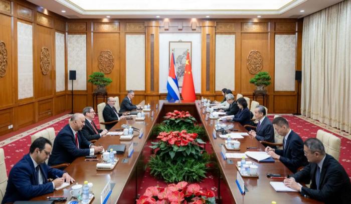 Cancilleres de China y Cuba reafirman el buen estado de relaciones