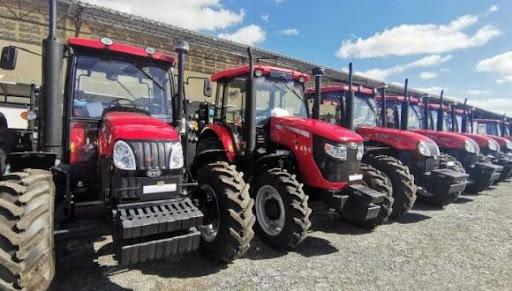 Productores tabacaleros adquieren tractores