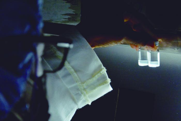 Trabajo sobre la producción de vacunas ABDALA en los laboratorios AICA del grupo Biocubafarma.