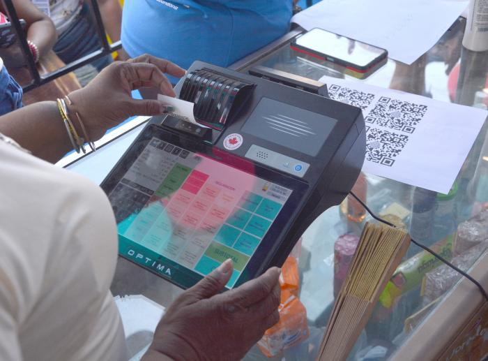 La bancarización promueve el ahorro y constituye un importante mecanismo para respaldar 
el desarrollo de la economía y reducir el uso del efectivo. FOTO: RICARDO LÓPEZ HEVIA