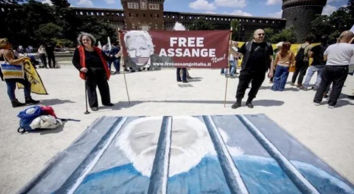 Personalidades reaccionan tras liberación de Julian Assange