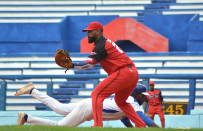 Beisbol-Serie63-Play Off STG vs IND