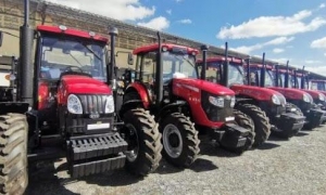Productores tabacaleros adquieren tractores
