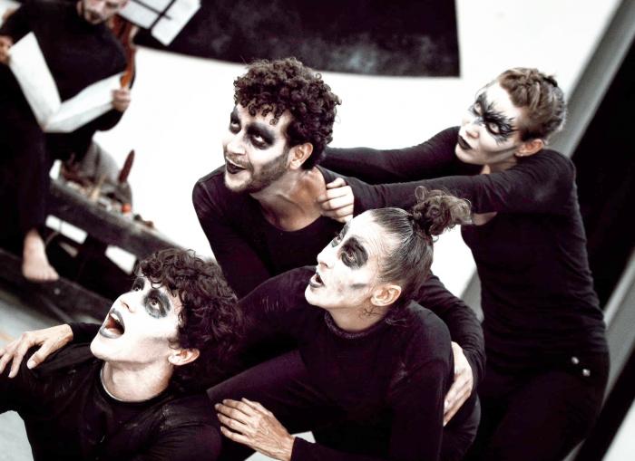 Blanco se basa en El pino, cuento del danés Andersen. Foto: Susan Leal