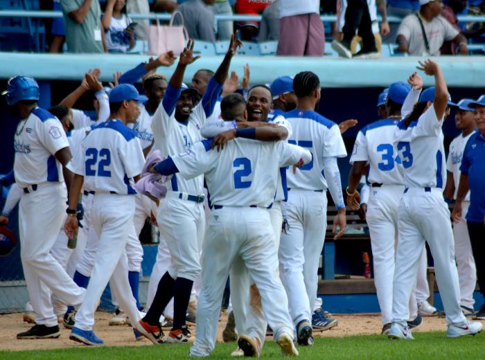 Beisbol-Serie63-Play Off STG vs IND