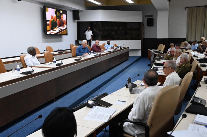 Las modificaciones evaluadas corrigen las distorsiones que están presentes en el actuar de las formas de 
gestión no estatal. FOTO: ESTUDIOS REVOLUCIÓN