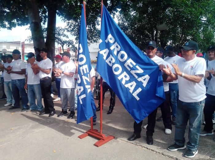 Se destacó la rapidez con que, en abril, fuerzas y medios de vías y obras se movilizaron.