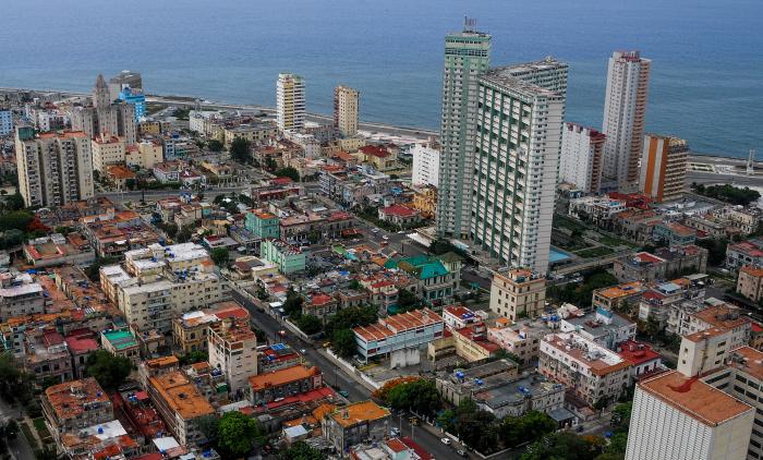 Edificio en construcción, Torre K en la Avenida 23