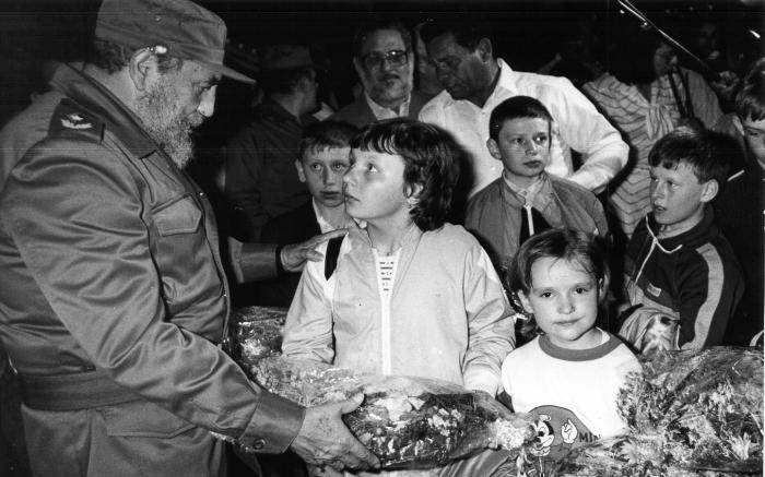 Fidel recibe a niños soviéticos de Chernobil.
Foto: Liborio Noval 29/03/90
