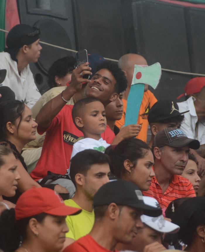Beisbol-Serie 63-Play Off Las Tunas y Pinar del Rio,publico