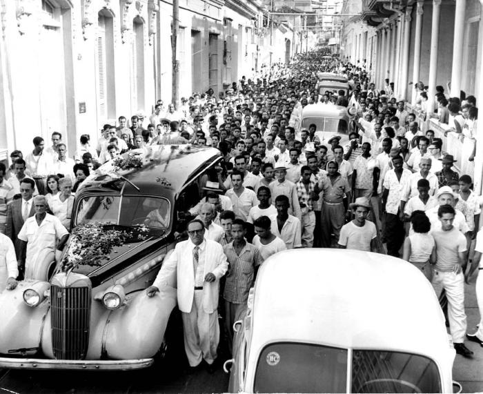 En una manifestación de pueblo combativo se convirtió el sepelio de Fran País y de Raúl Pujol
Foto: Carlos Morales S.
Publicada: 30/07/2002
Paif0008
